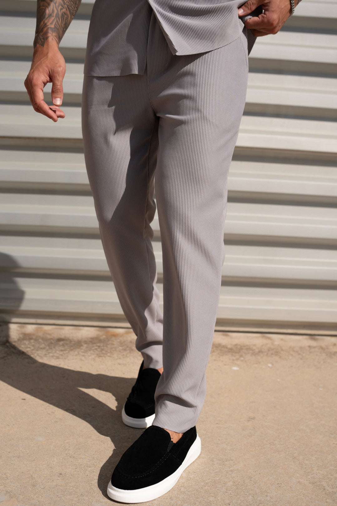 THE IBIZA SET - BLOUSE + PANTS - GRAY