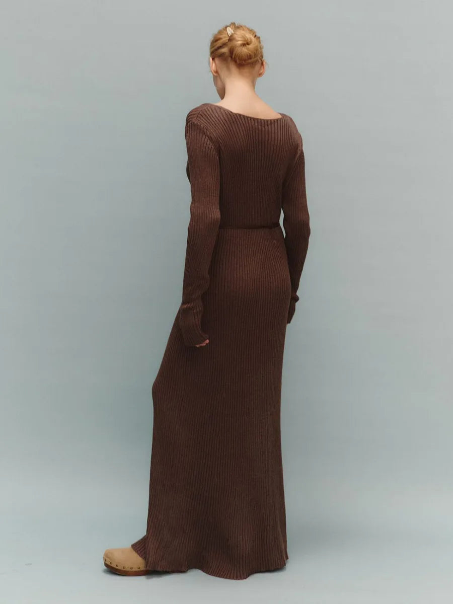 Chic Midi Dress with Parisian Knit