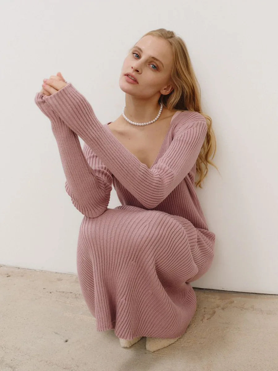 Chic Midi Dress with Parisian Knit