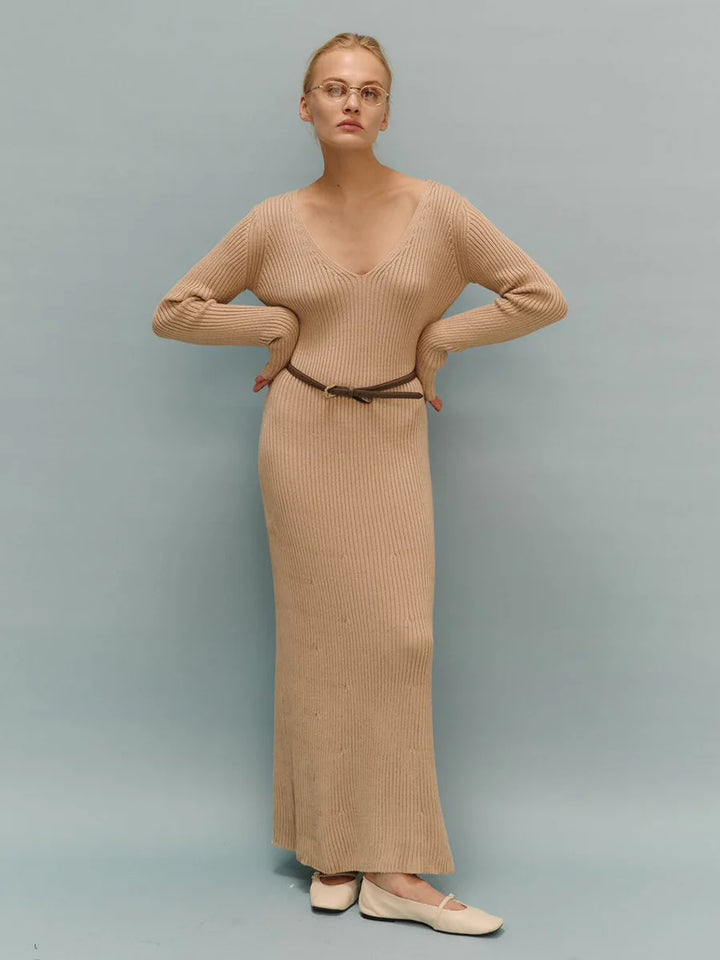Chic Midi Dress with Parisian Knit