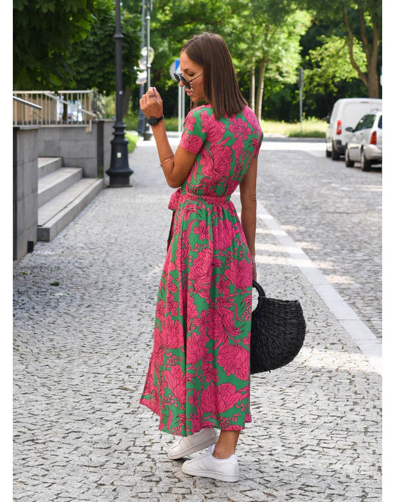 Suzanne - Elegant Dress with a V-Neck