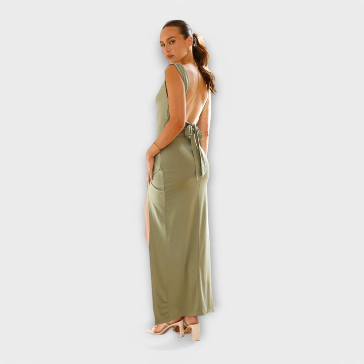 Zaria – Elegant Midi Dress