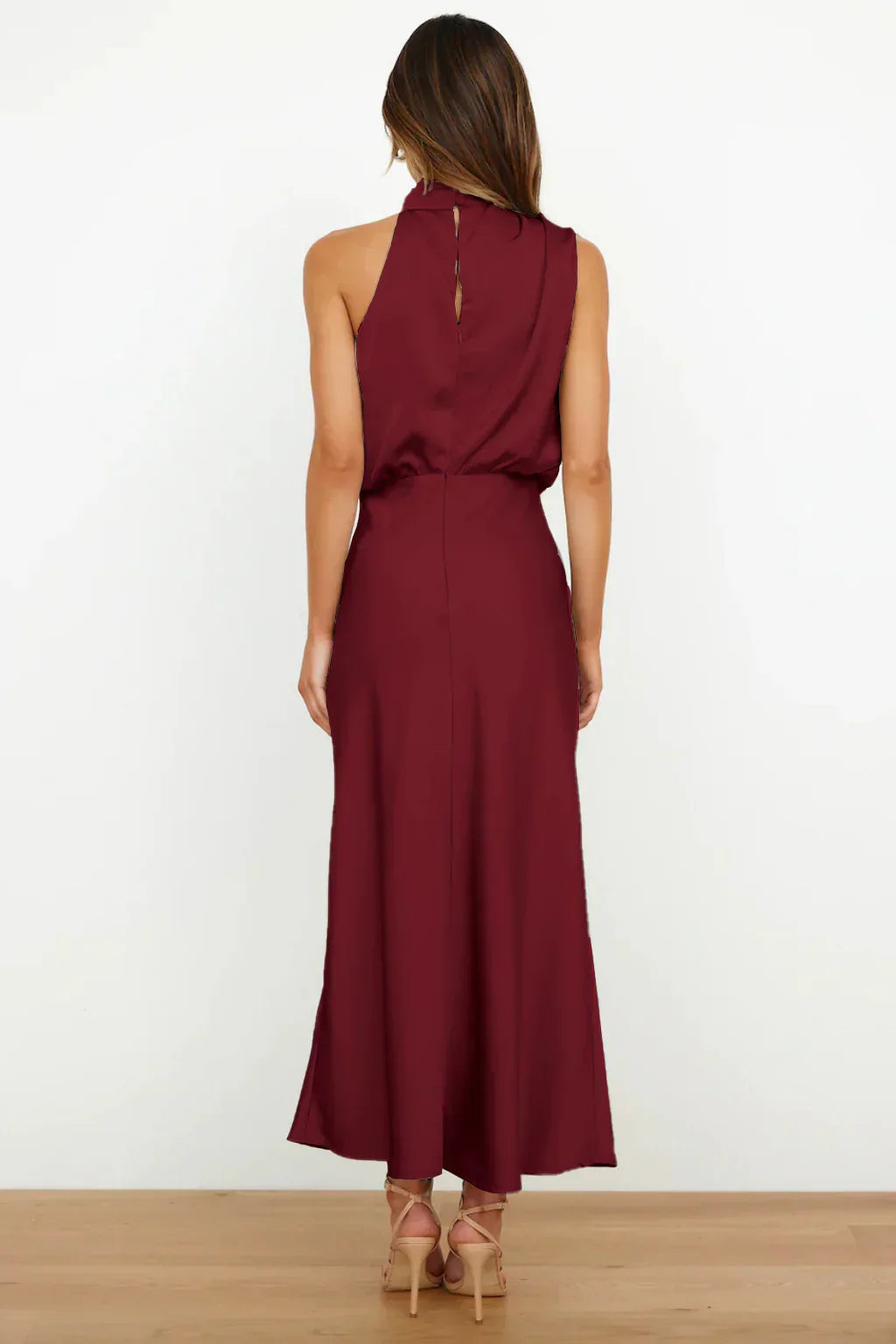 Lily – Elegant Halter Neck Satin Maxi Dress