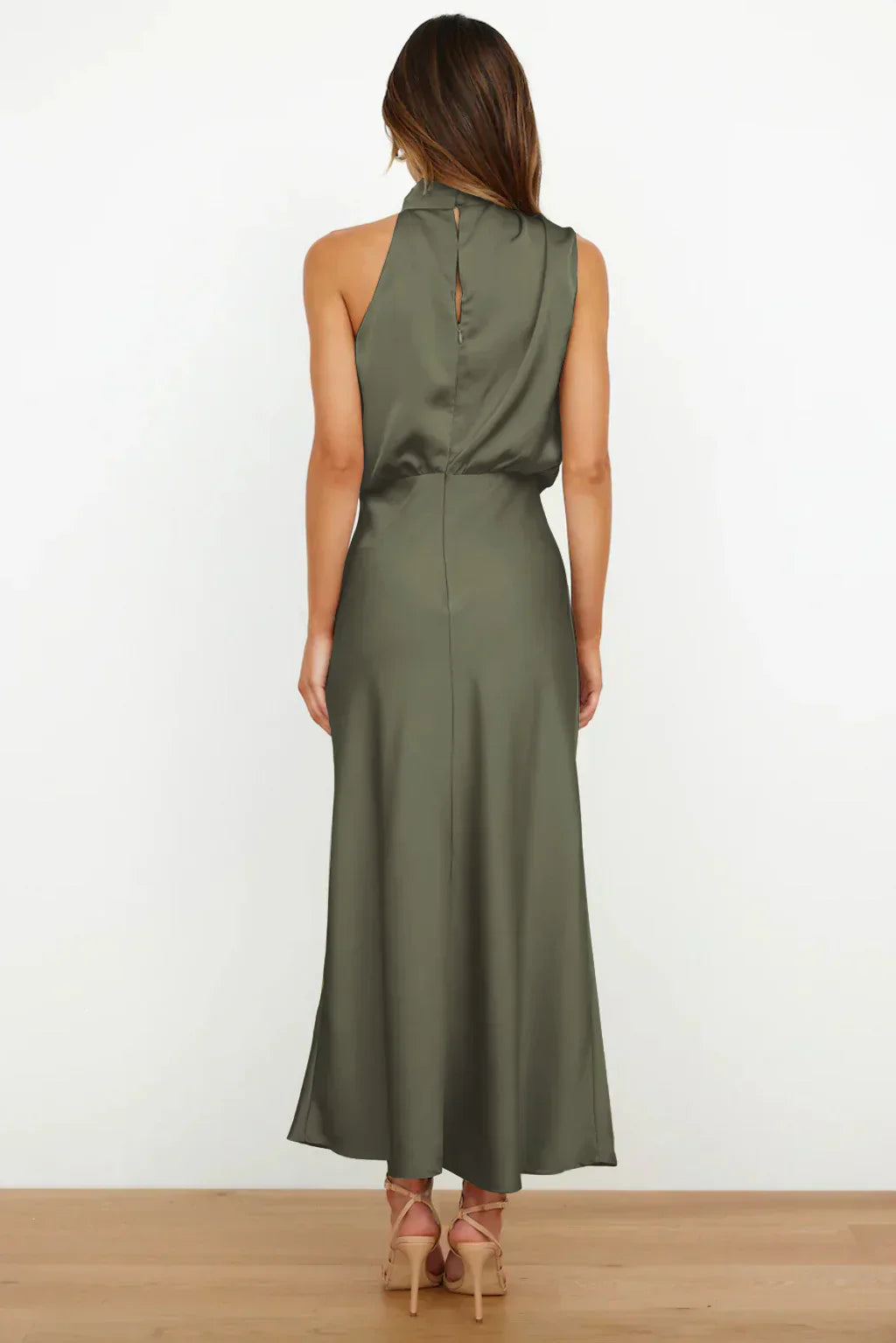Lily – Elegant Halter Neck Satin Maxi Dress