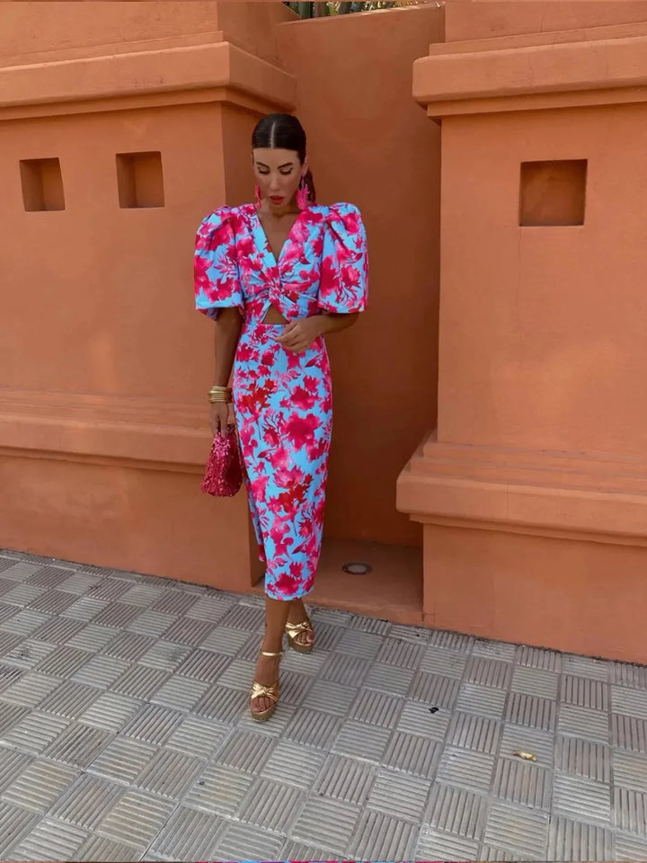 Amelia® | Vibrant Dress with Pleated Sleeves