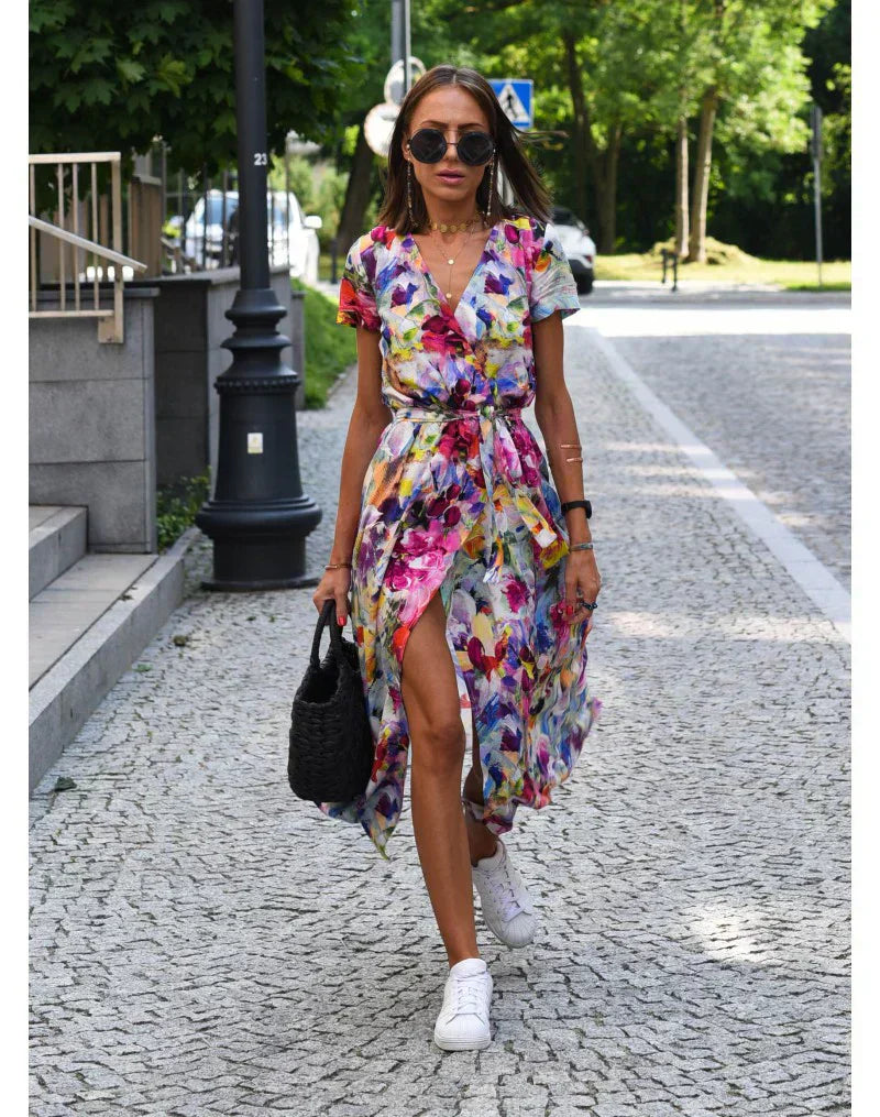 Suzanne - Elegant Dress with a V-Neck
